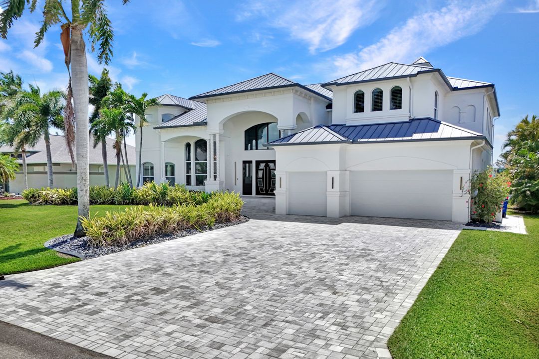 11929 Princess Grace Ct, Cape Coral, FL 33991