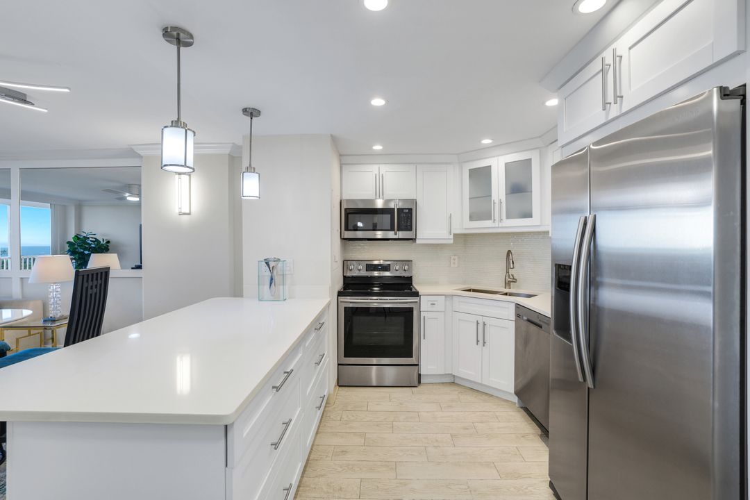 5 Bluebill Ave #506, Naples, FL 34108