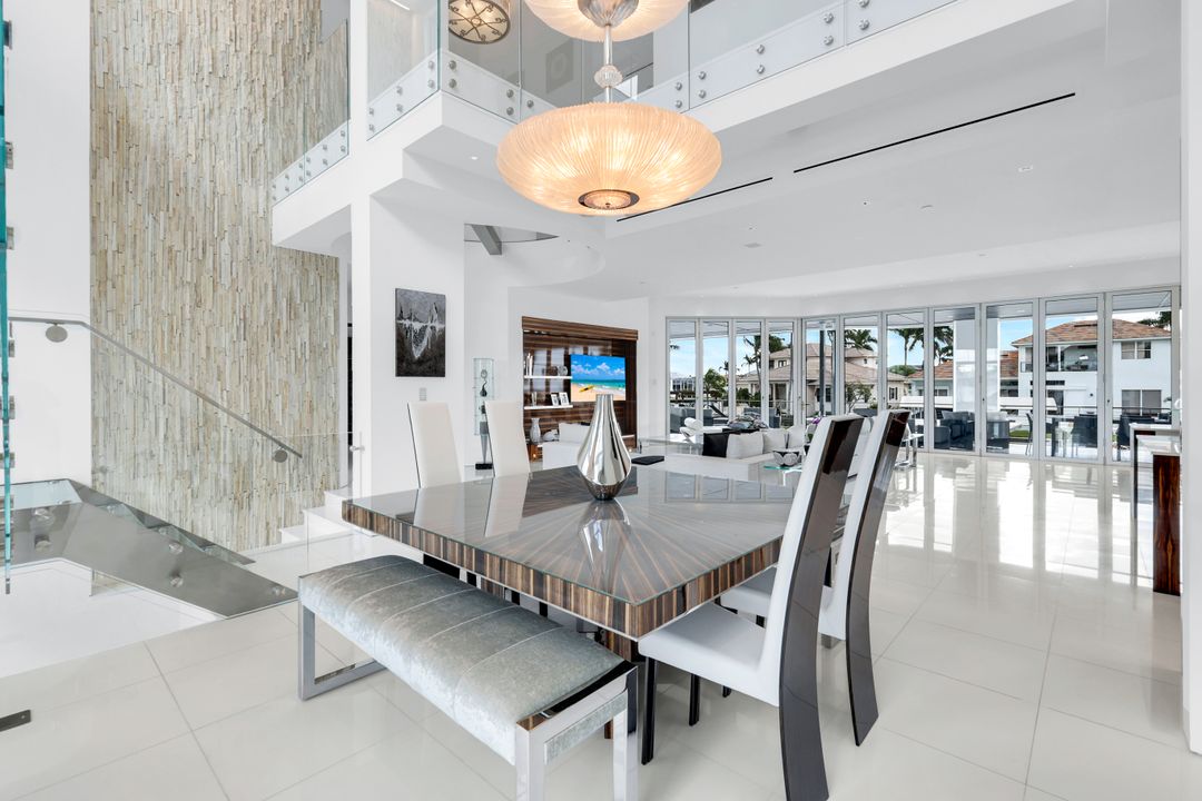 260 Channel Dr, Naples, FL 34108