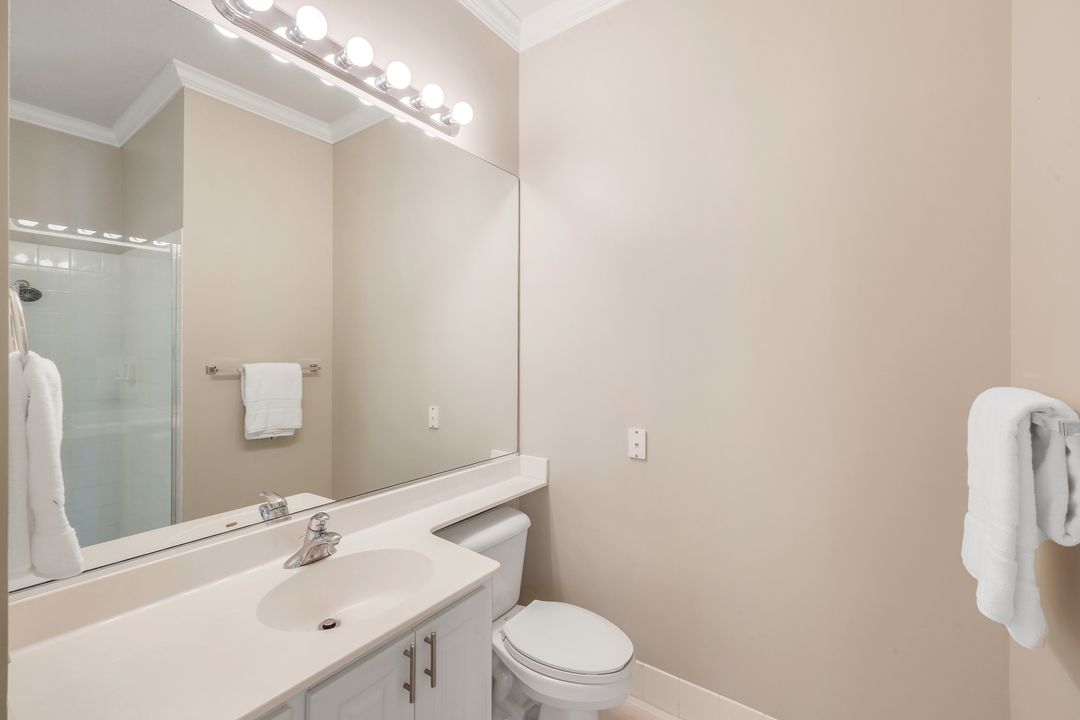4362 Queen Elizabeth Way, Naples, FL 34119