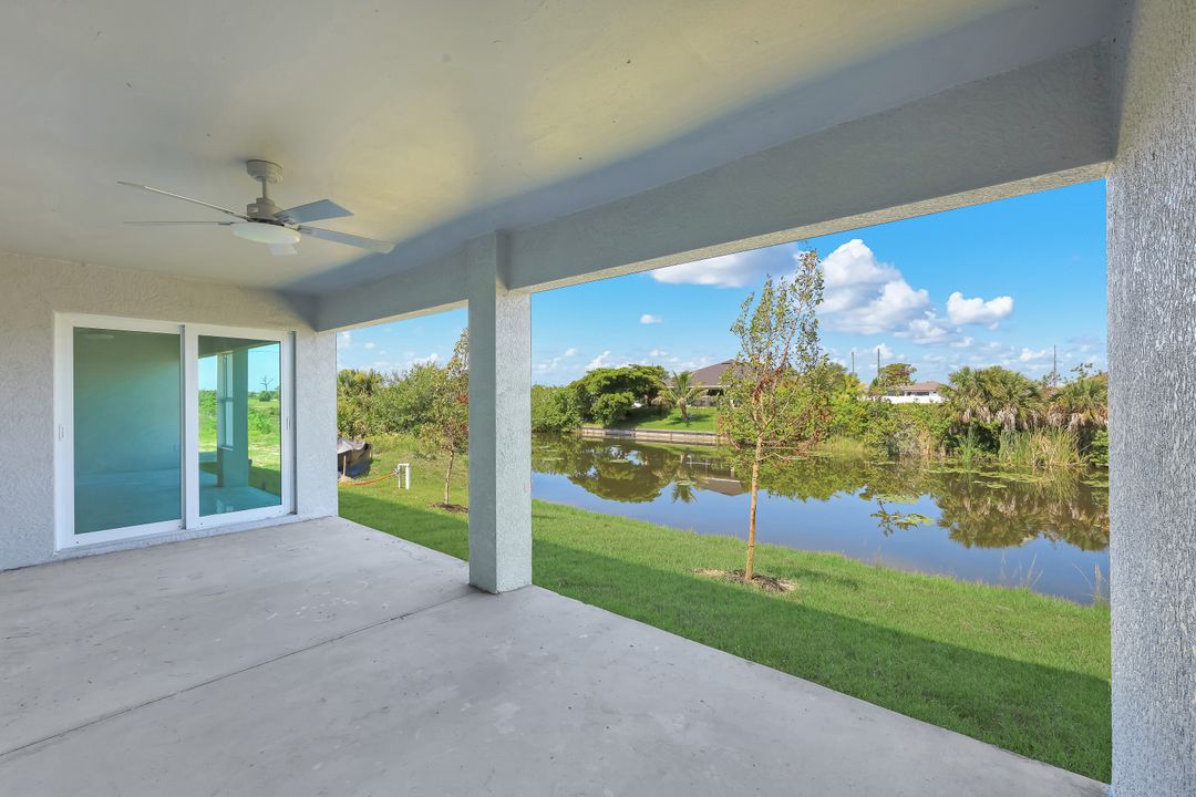 2622 NE 1st Pl, Cape Coral, FL 33909