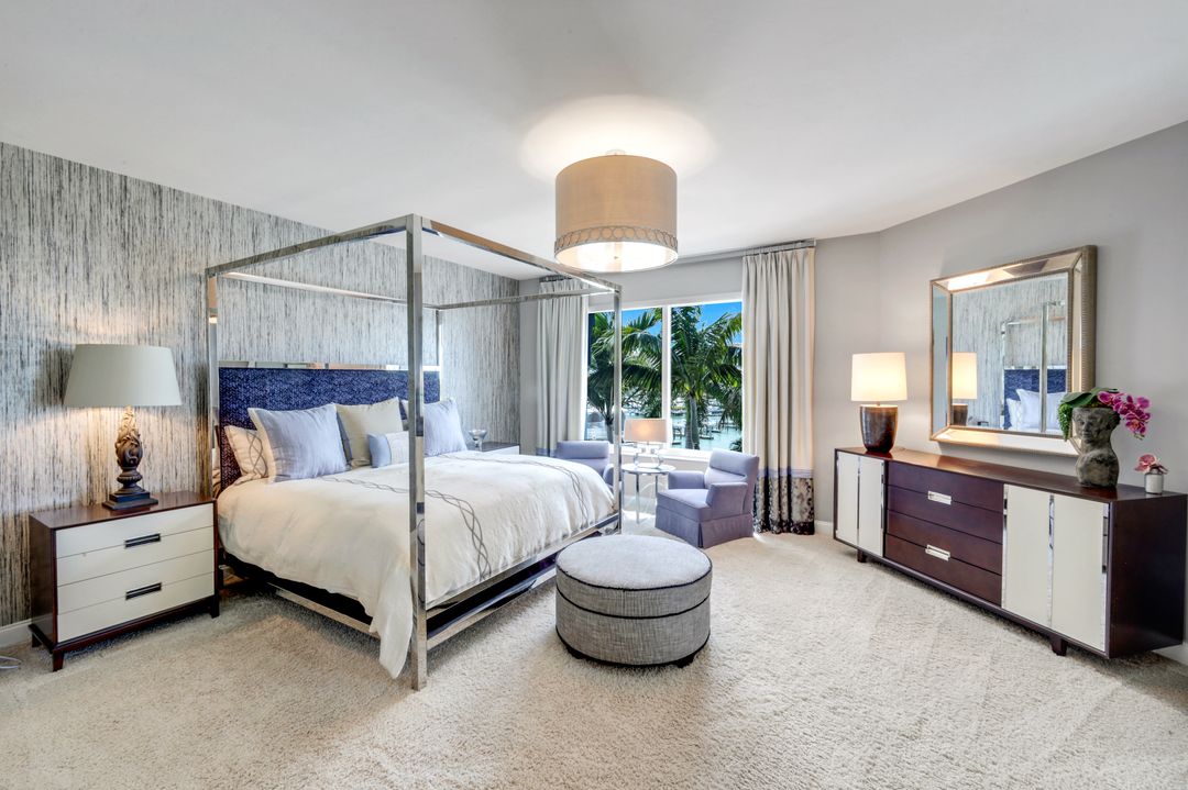 13675 Vanderbilt Dr #406, Naples, FL 34110