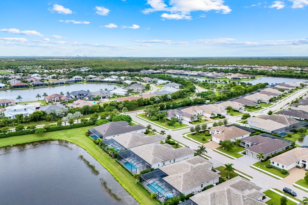 14386 Laguna Spgs Ln, Naples, FL 34114