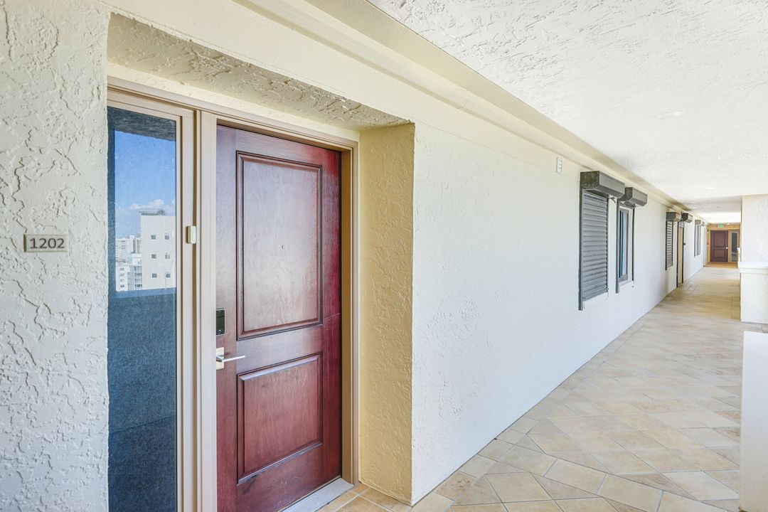 10951 Gulf Shore Dr #1202, Naples, FL 34108