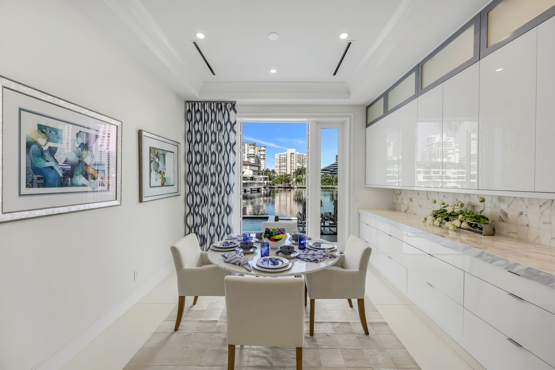 309 Neapolitan Way, Naples, FL 34103