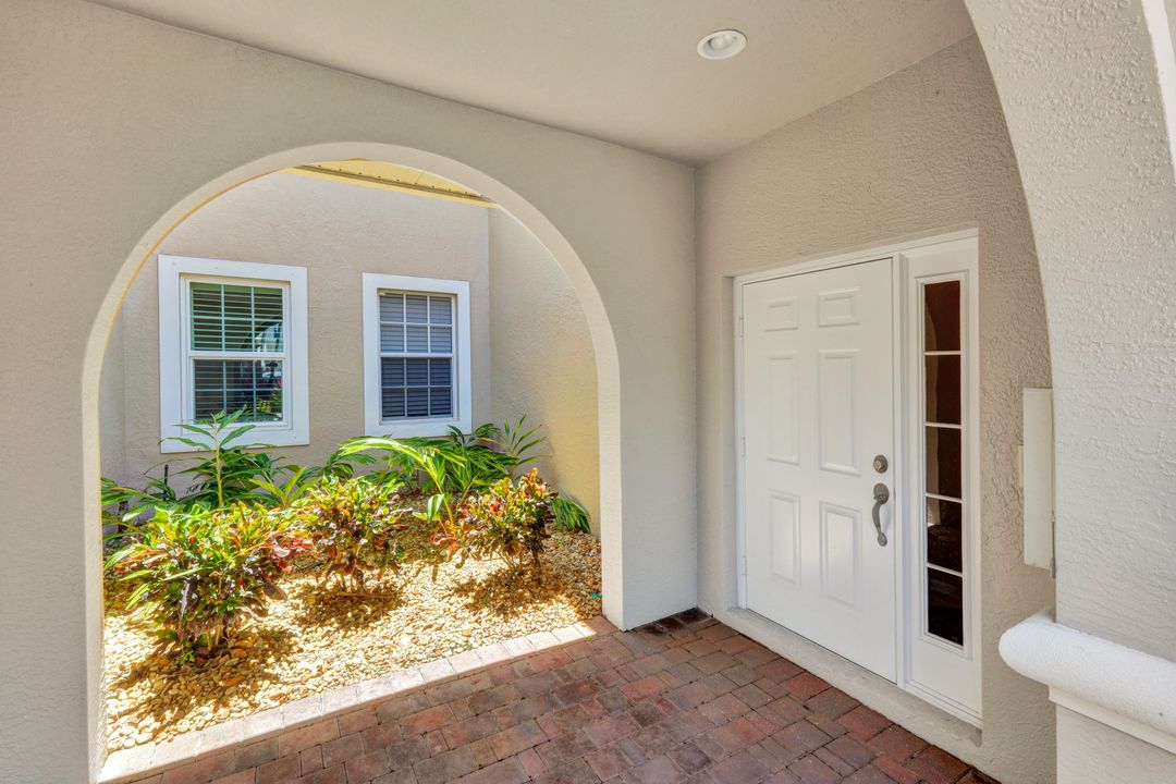 10060 Valiant Ct #202, Miromar Lakes, FL 33913