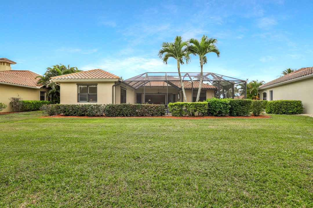 981 Tivoli Ct, Naples, FL 34104