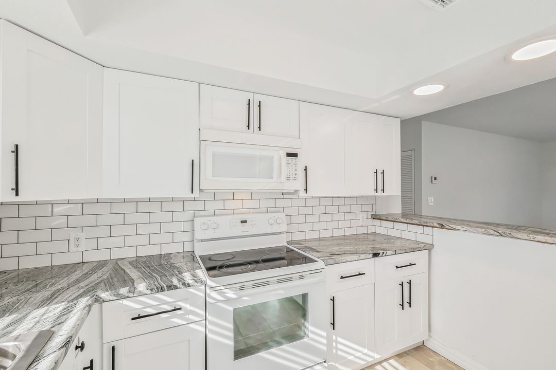 2208 Iris Way, Fort Myers, FL 33905