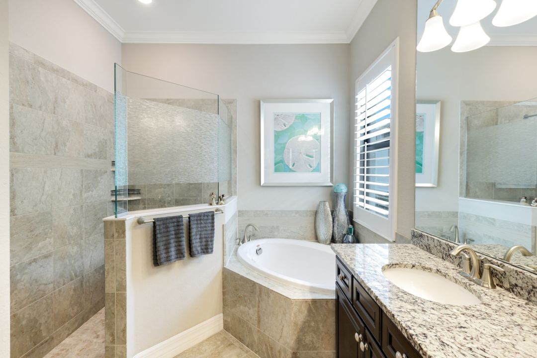 1839 Mustique St, Naples, FL 34120