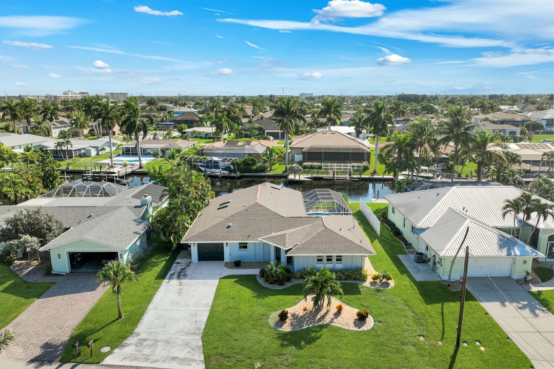 5231 Skylark Ct, Cape Coral, FL 33904