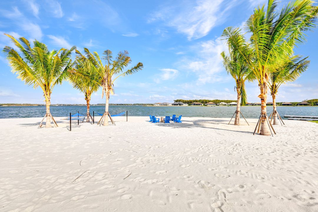 19184 Aqua Shore Dr, Fort Myers, FL 33913