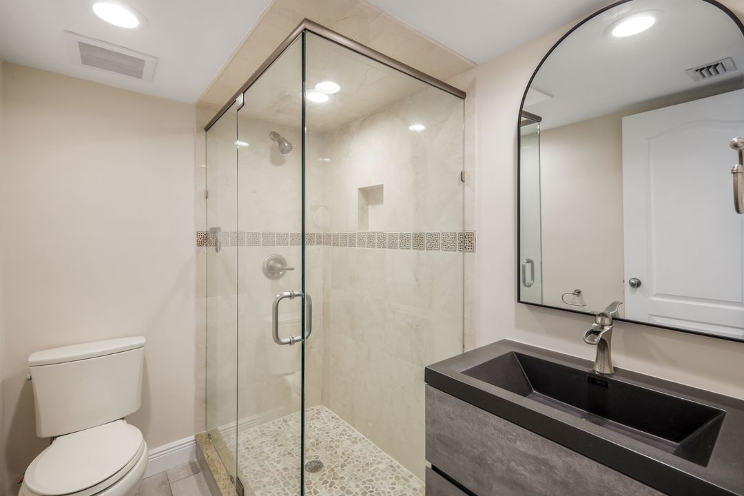17080 Harbour Pointe Dr #12B, Fort Myers, FL 33908