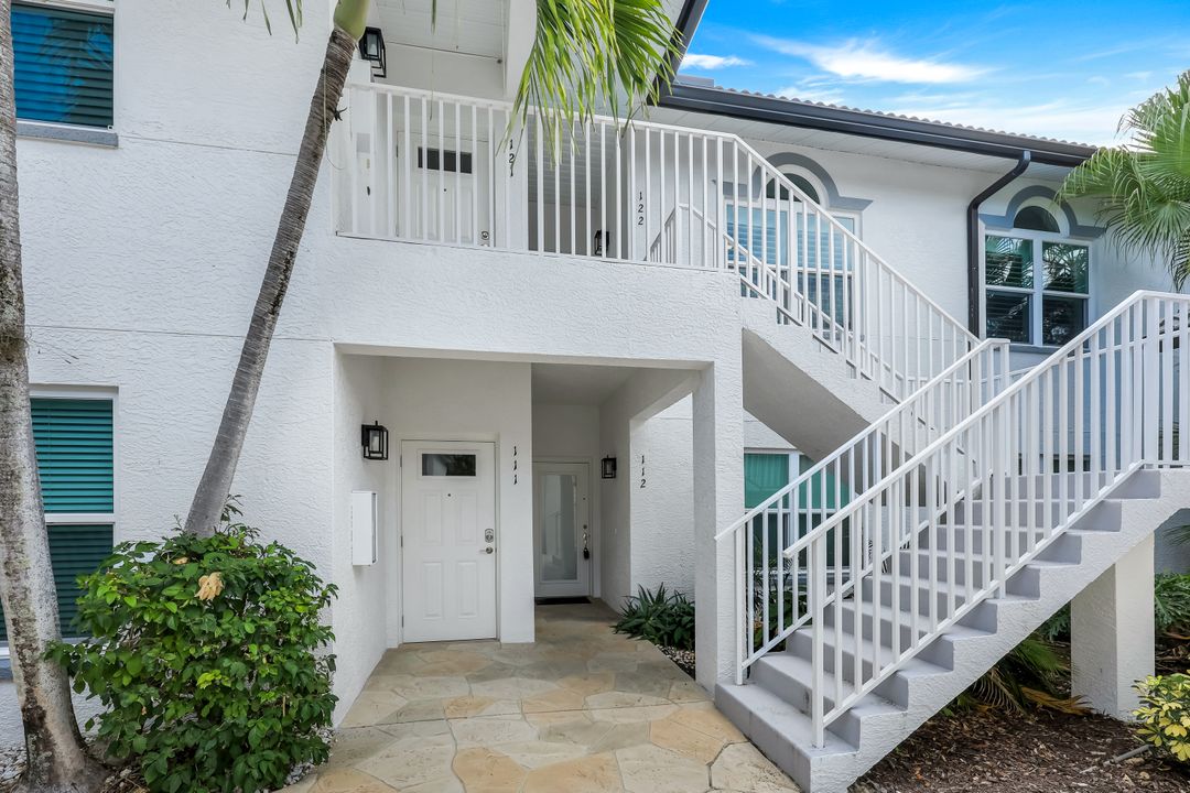 2110 Cay Lagoon Dr #122, Naples, FL 34109