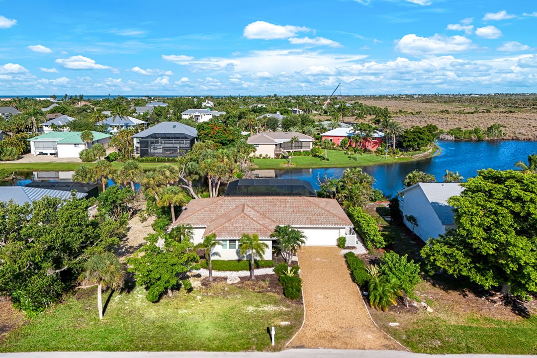 707 Durion Ct, Sanibel, FL 33957