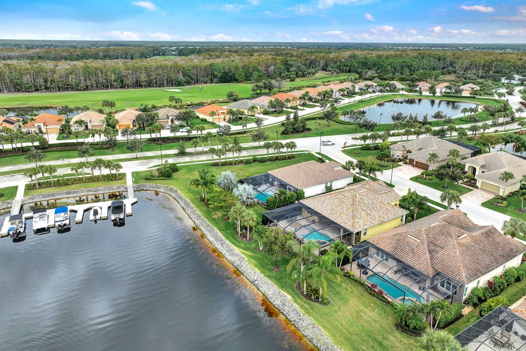 9111 Graphite Cir, Naples, FL 34120