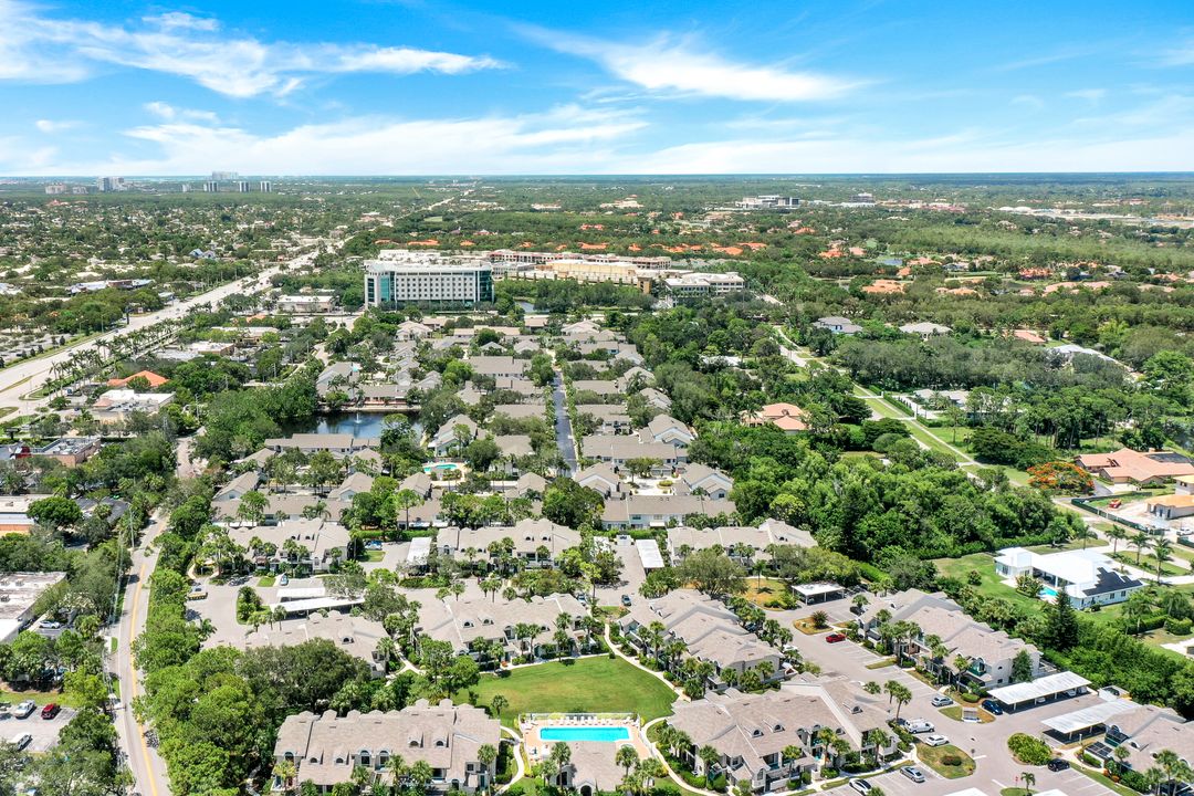 66 Emerald Woods Dr #H7, Naples, FL 34108