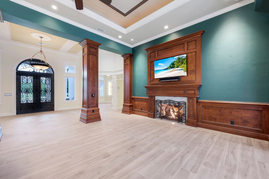 13181 Pond Apple Dr E, Naples, FL 34119