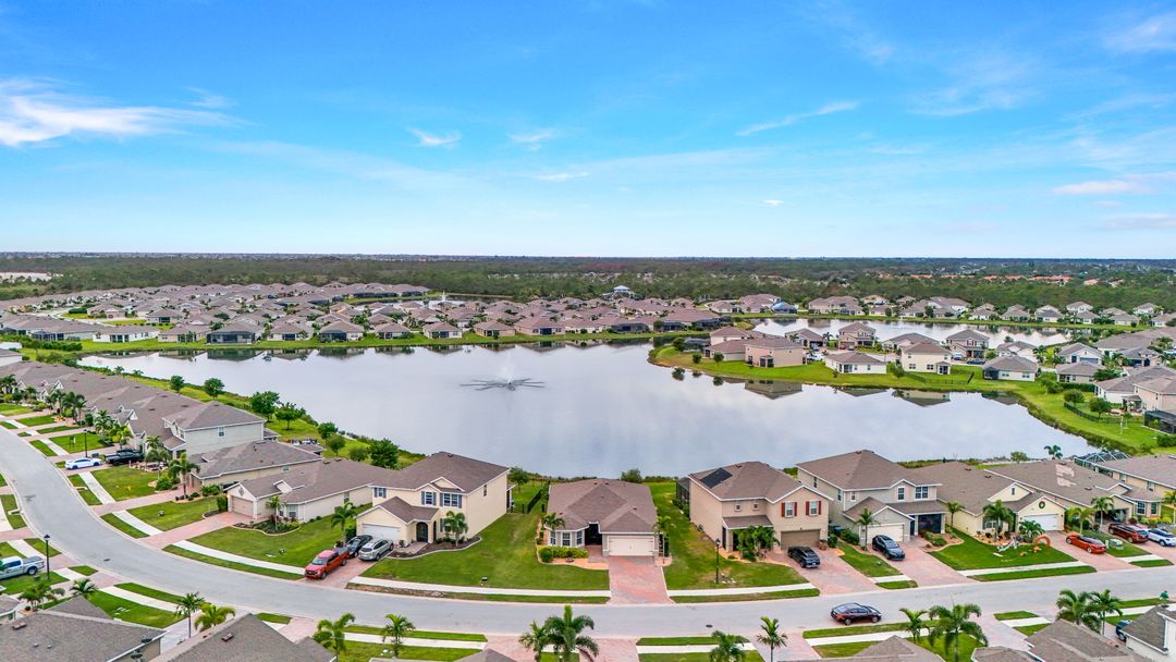 3440 Cancun Ct, Cape Coral, FL 33909
