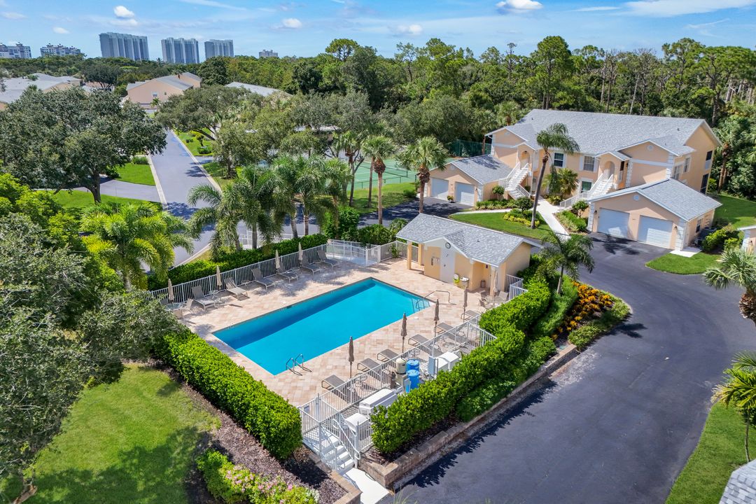 752 Wiggins Lake Dr #201, Naples, FL 34110
