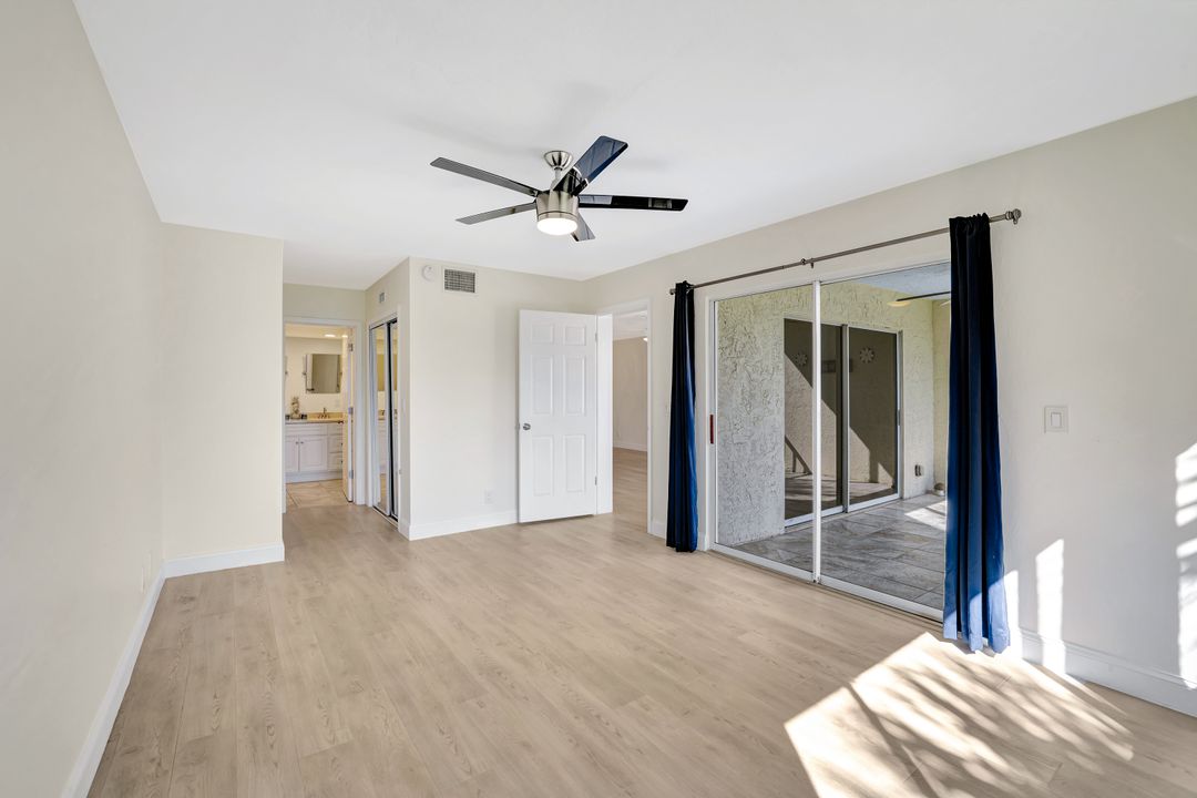 340 Horse Creek Dr #207, Naples, FL 34110