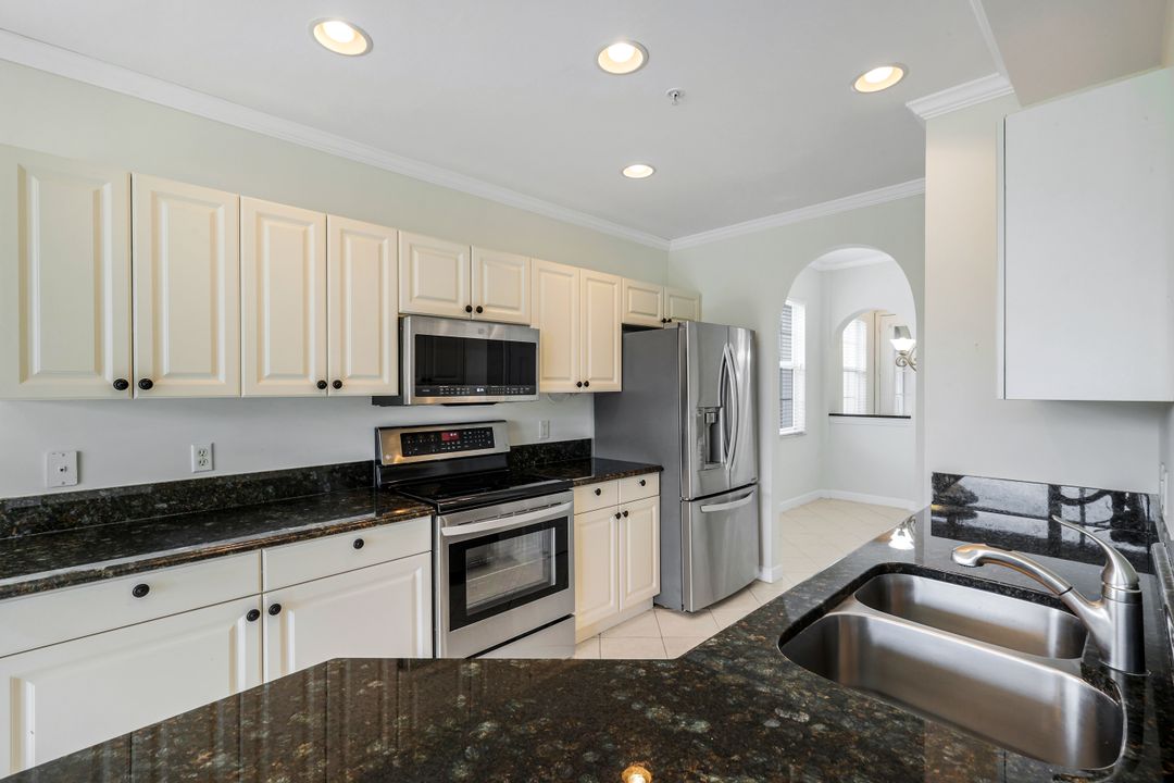3058 Driftwood Way #4407, Naples, FL 34109