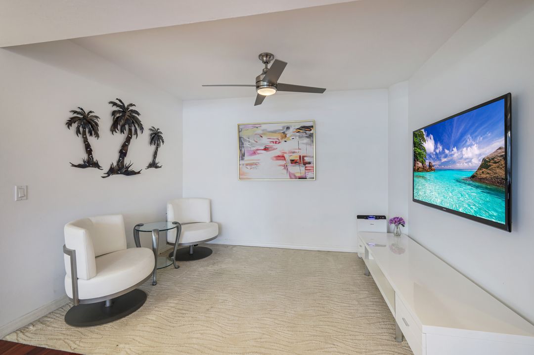 4041 Gulf Shore Blvd N #204, Naples, FL 34103