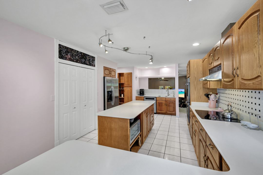 6910 Circle Dr, Fort Myers, FL 33905