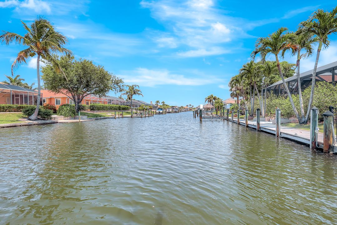 5012 SW 8th Pl, Cape Coral, FL 33914