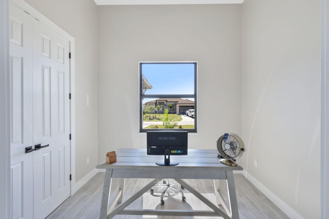 4401 NW 32nd Ln, Cape Coral, FL 33993