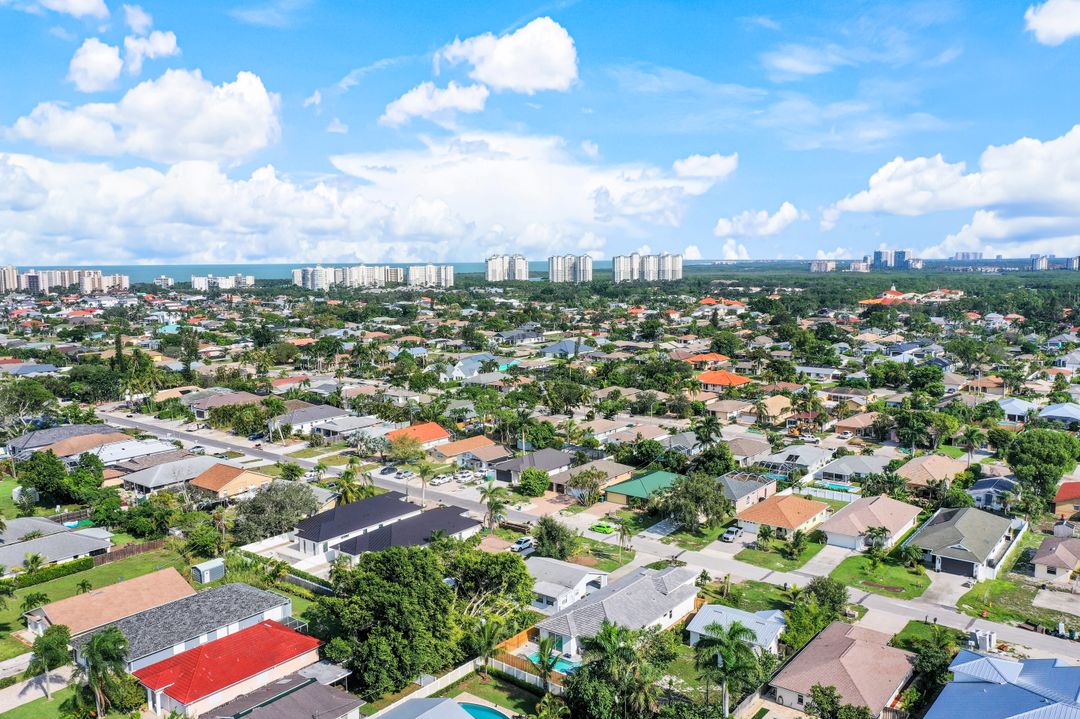 662 105th Ave N, Naples, FL 34108