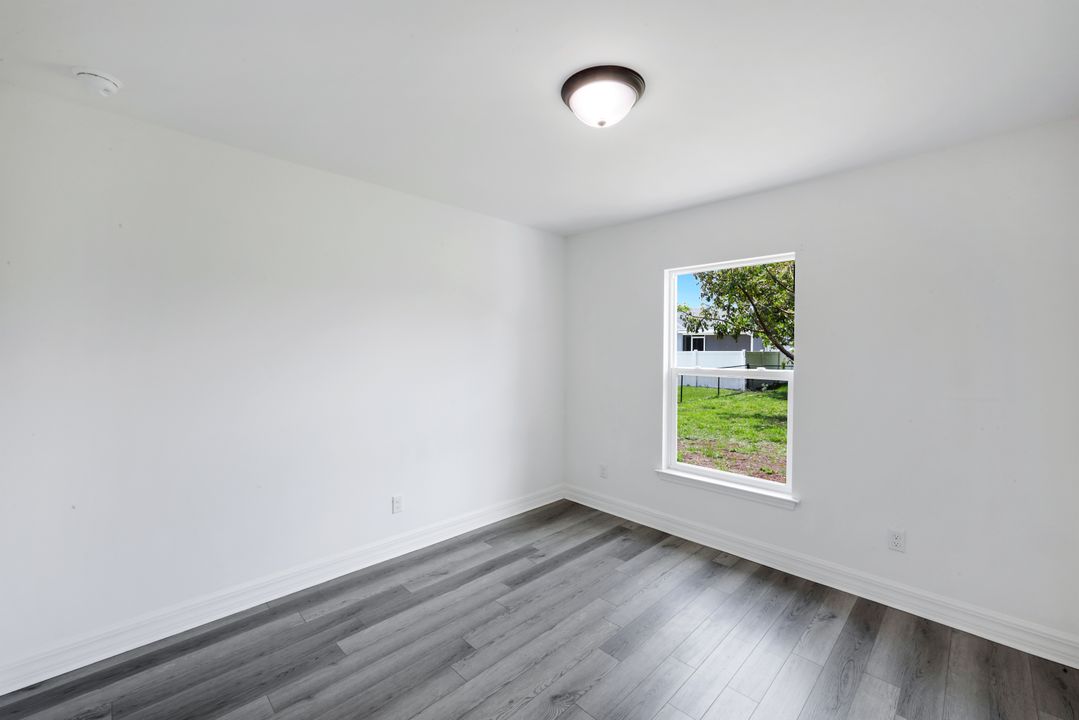 626 NW 2nd Ln, Cape Coral, FL 33993