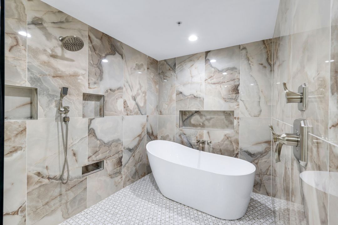 275 Indies Way #1202, Naples, FL 34110