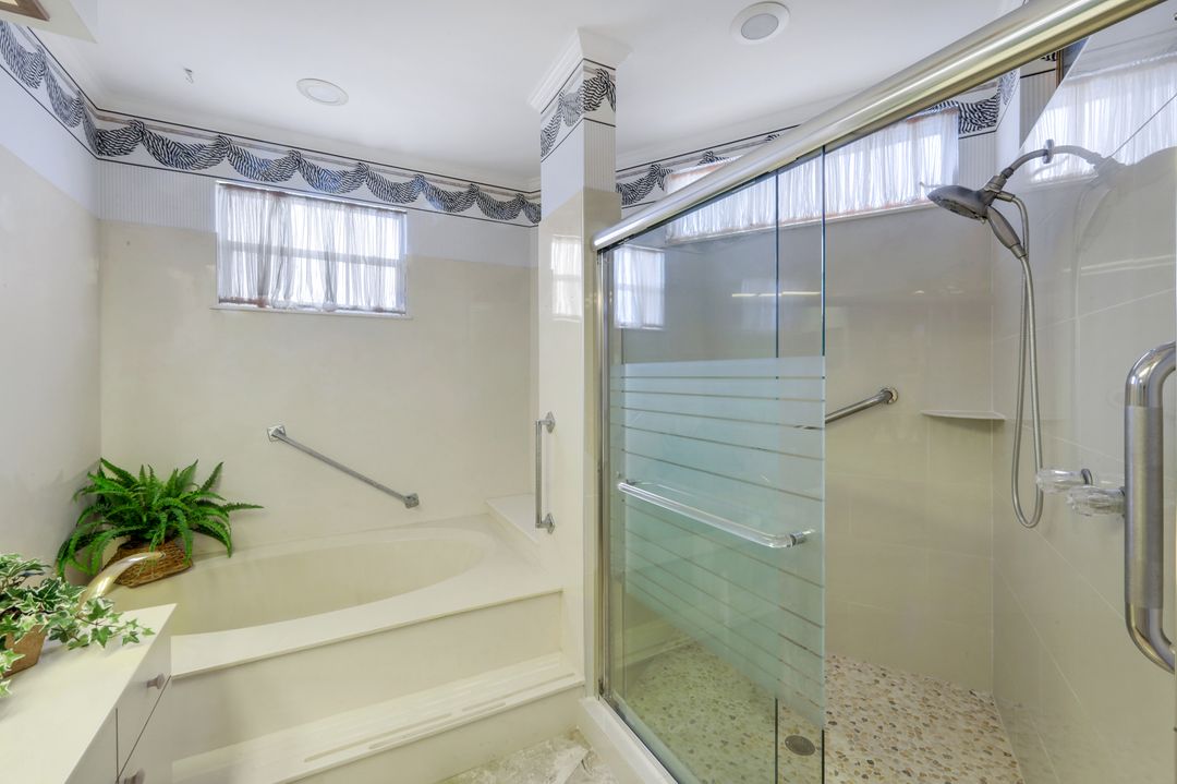 828 Hideaway Cir E #423, Marco Island, FL 34145