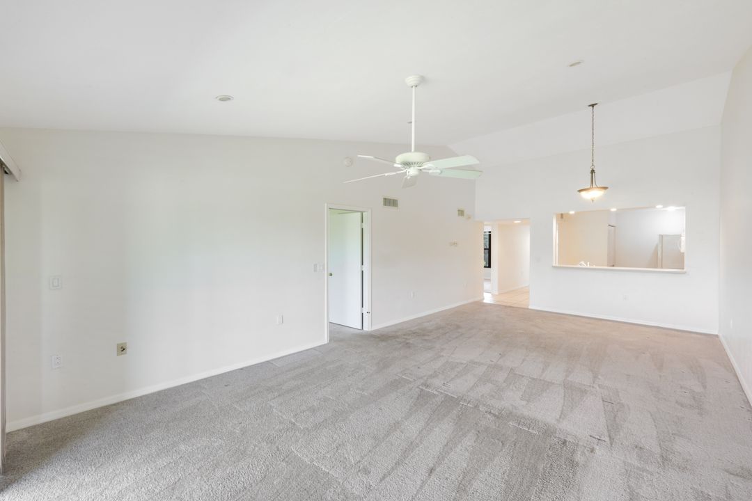 1228 Commonwealth Cir #203, Naples, FL 34116