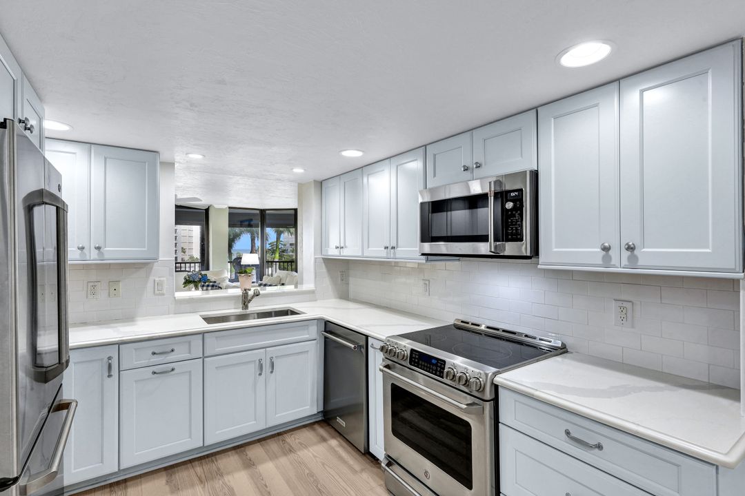 11030 Gulf Shore Dr #302, Naples, FL 34108