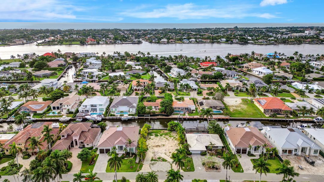 2180 Snook Dr, Naples, FL 34102
