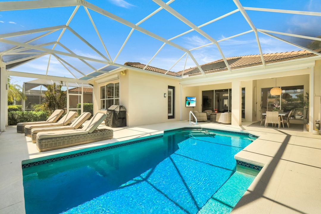 8586 Gleneagle Way, Naples, FL 34120