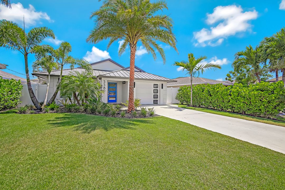 558 98th Ave N, Naples, FL 34108