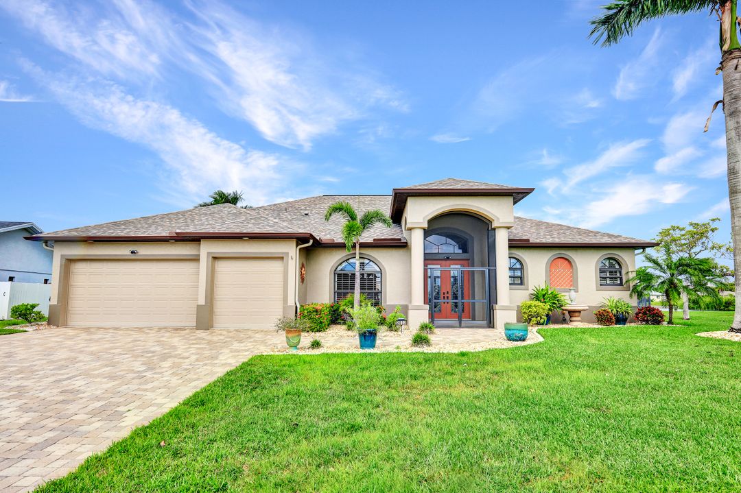 2033 SE 7th St, Cape Coral, FL 33990