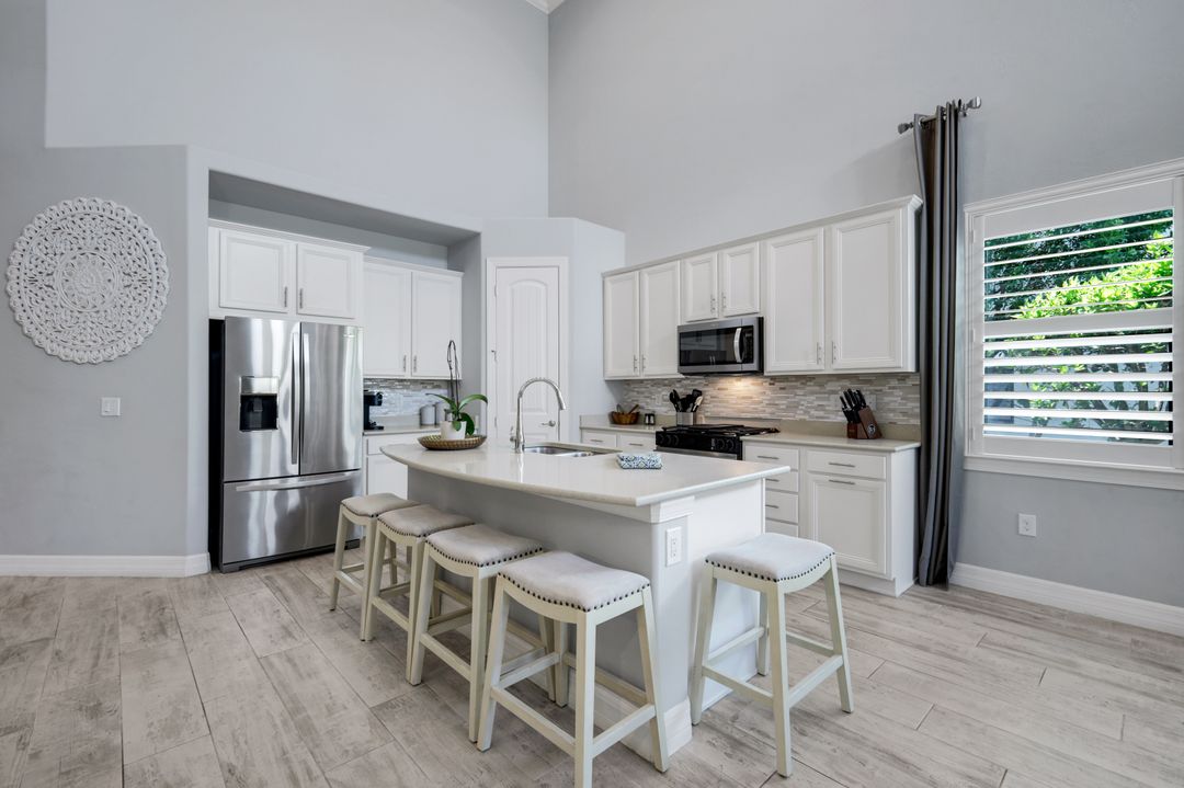 7209 Wilton Dr N, Naples, FL 34109
