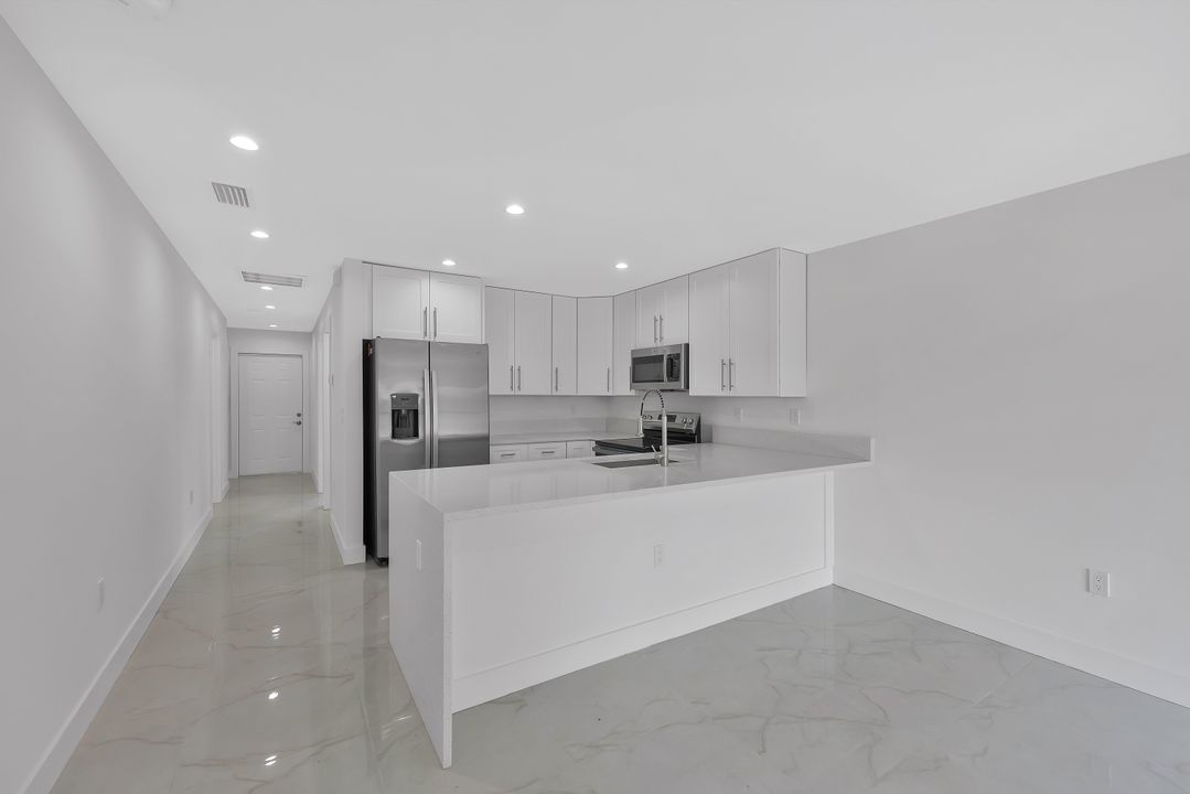 125 Holland St, North Fort Myers, FL 33917