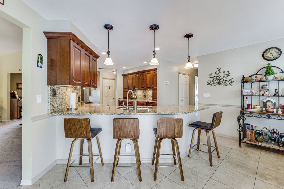1820 SW 51st St, Cape Coral, FL 33914