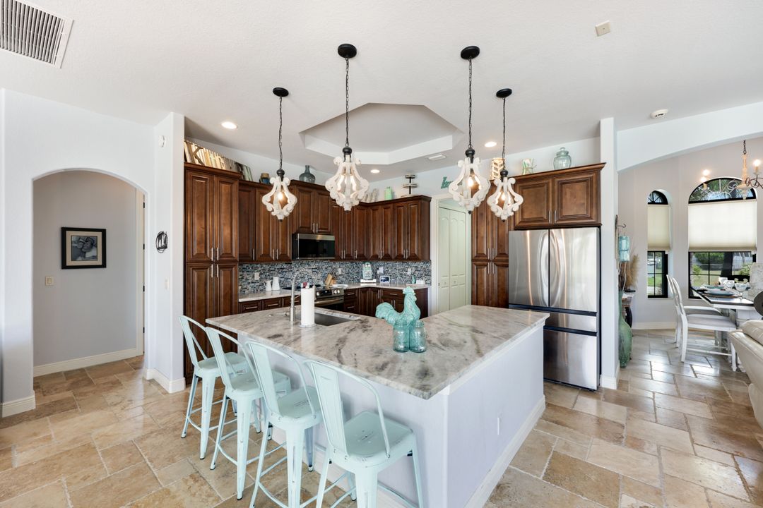 208 SW 15th St, Cape Coral, FL 33991