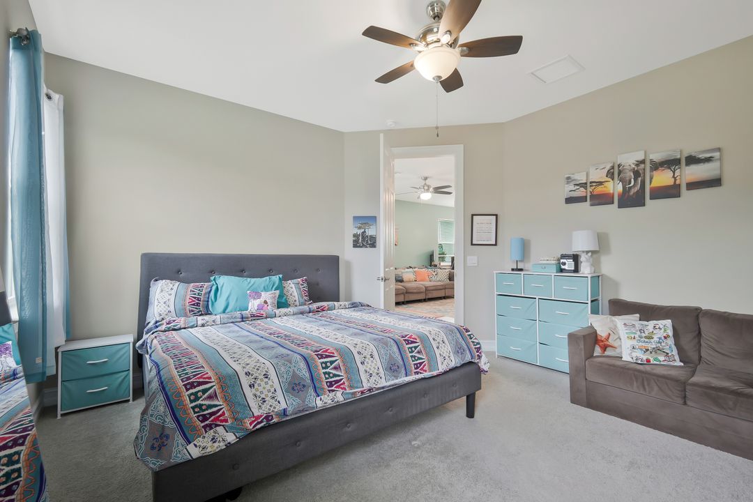 836 Heather Lk Ave, Cape Coral, FL 33993