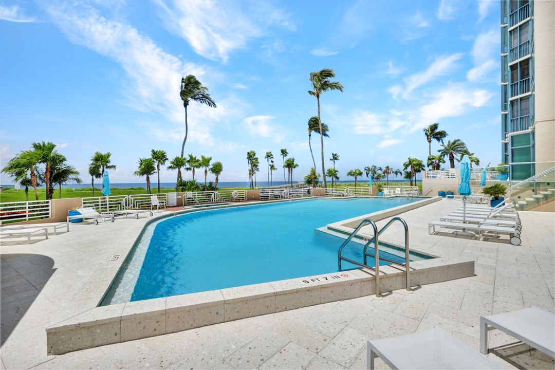 4651 Gulf Shore Blvd N #1702, Naples, FL 34103