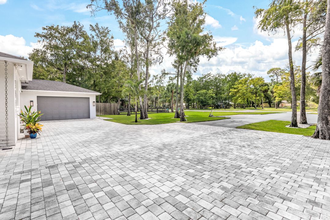 5995 Lancewood Way, Naples, FL 34116