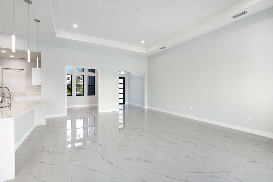 1613 NW 39th Ave, Cape Coral, FL 33993