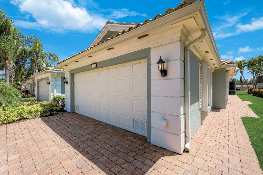 7221 Bellini Way, Naples, FL 34114