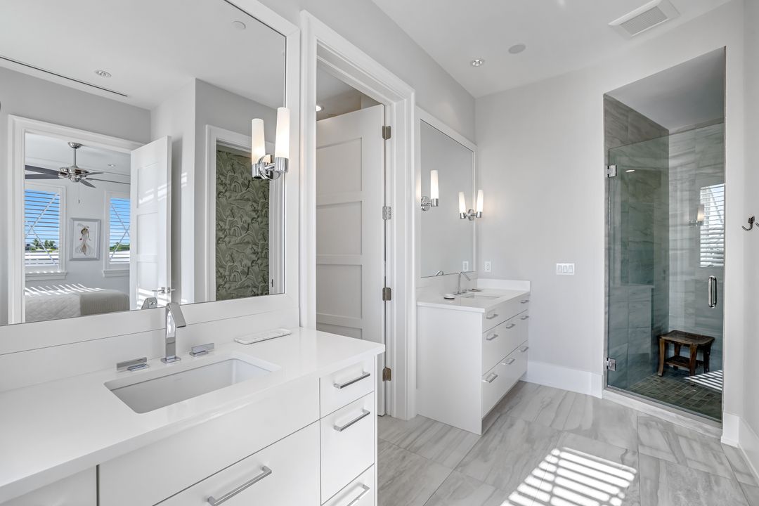 382 12th Ave S #301, Naples, FL 34102