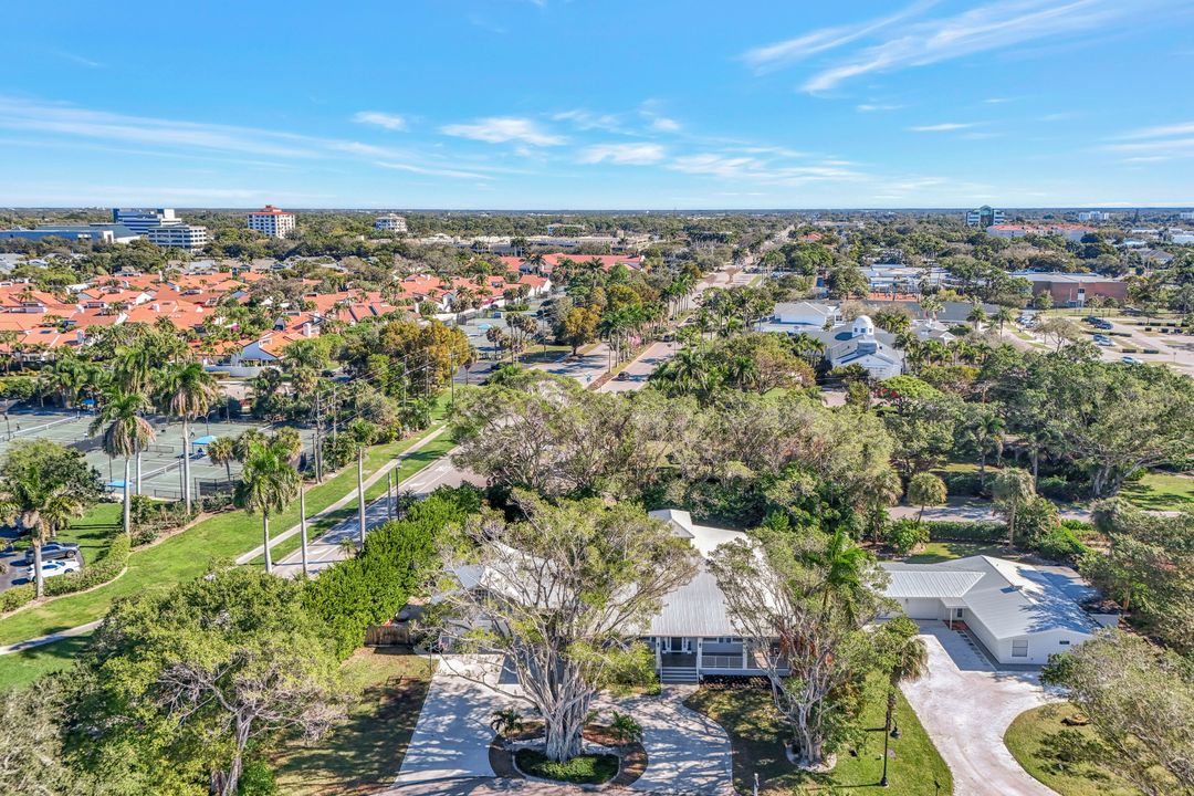 5288 Sand Dollar Ln, Naples, FL 34103